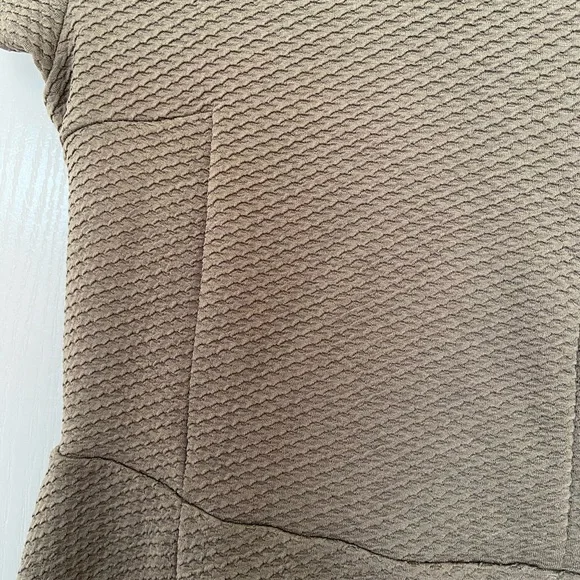 H&M OLIVE GREEN DRESS - Picture 2 of 4